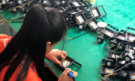 Sensor LED Flood Lights Manufacturer (2) Sensor LED Flood Lights Manufacturer